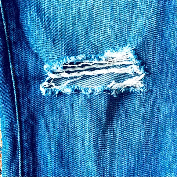 Articles Of Society, Women’s Boyfriend Jeans, Cindy Cool Blue Wash, size 28 - Picture 5 of 8